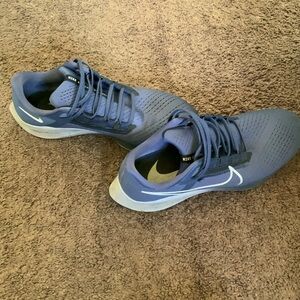 NIKE AIR ZOOM PEGASUS